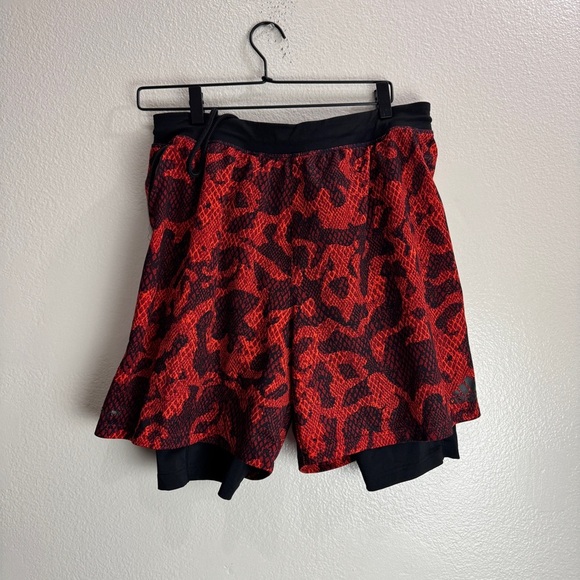 Adidas Camo Red Shorts 2 In 1 Compression Size Large - Picture 1 of 6